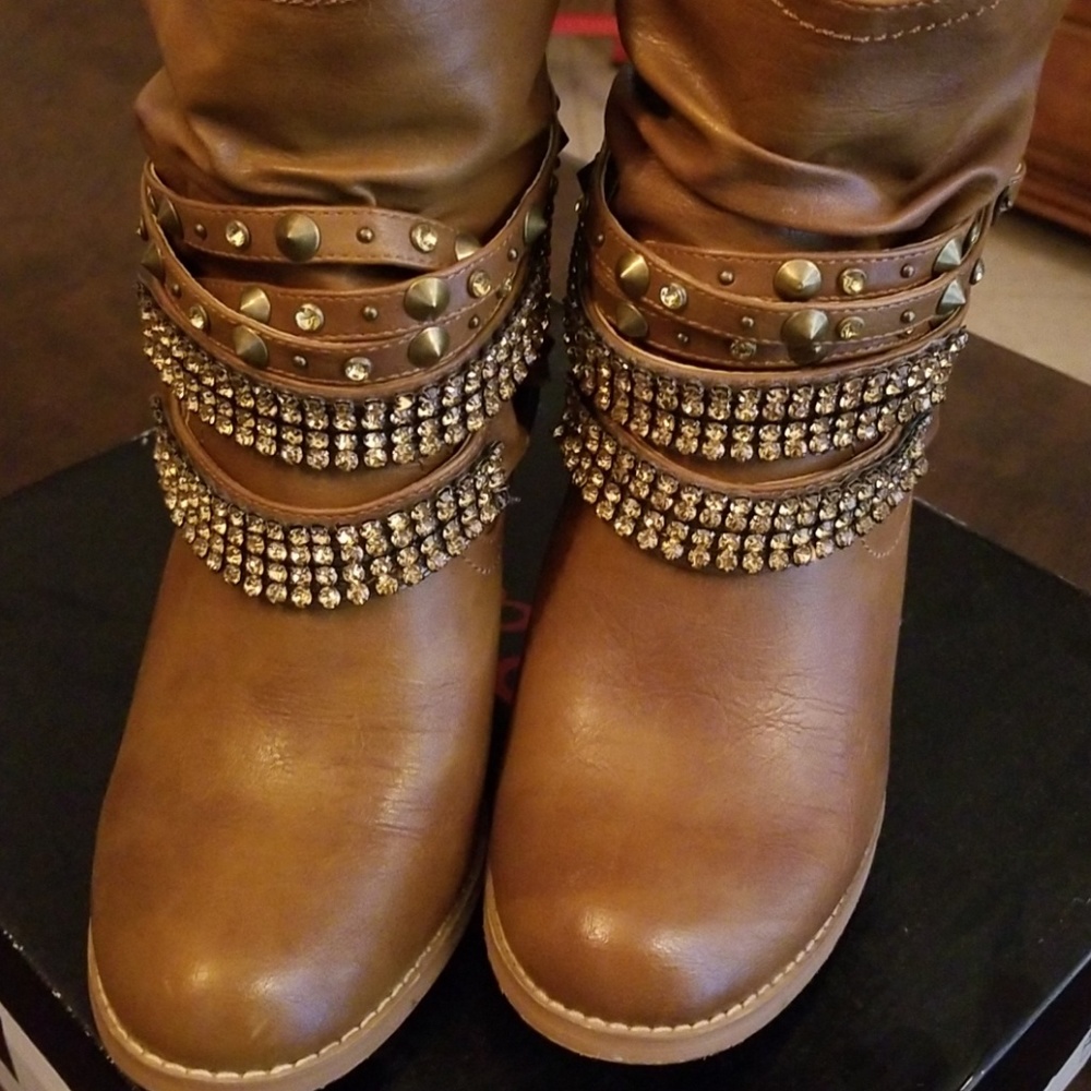 Womens Rhinestone Boots - Picture 2 of 3